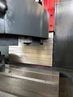 Machine de rectification et de fraisage des surfaces du bloc-cylindres et de la culasse 3M9740B X 130 pour la réparation de moteurs