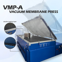 Machine de thermoformage à membrane sous vide avec système de laminage à chaud pour le traitement des feuilles de PVC et des surfaces solides Corian