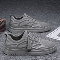 Chaussures de sport décontractées pour hommes, légères, respirantes, en maille, à lacets, couleur unie, tendance, pour le printemps