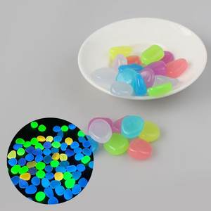 Pietre Luminose ad Alta Luminosità che si Illuminano al Buio, Conchiglie e Stelle Marine Colorate per Decorazione Acquario - Product Image 1