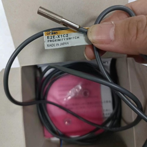 接近开关E2E-X1C2 E2EX1C2新的盒笔尖 - Product Image 1