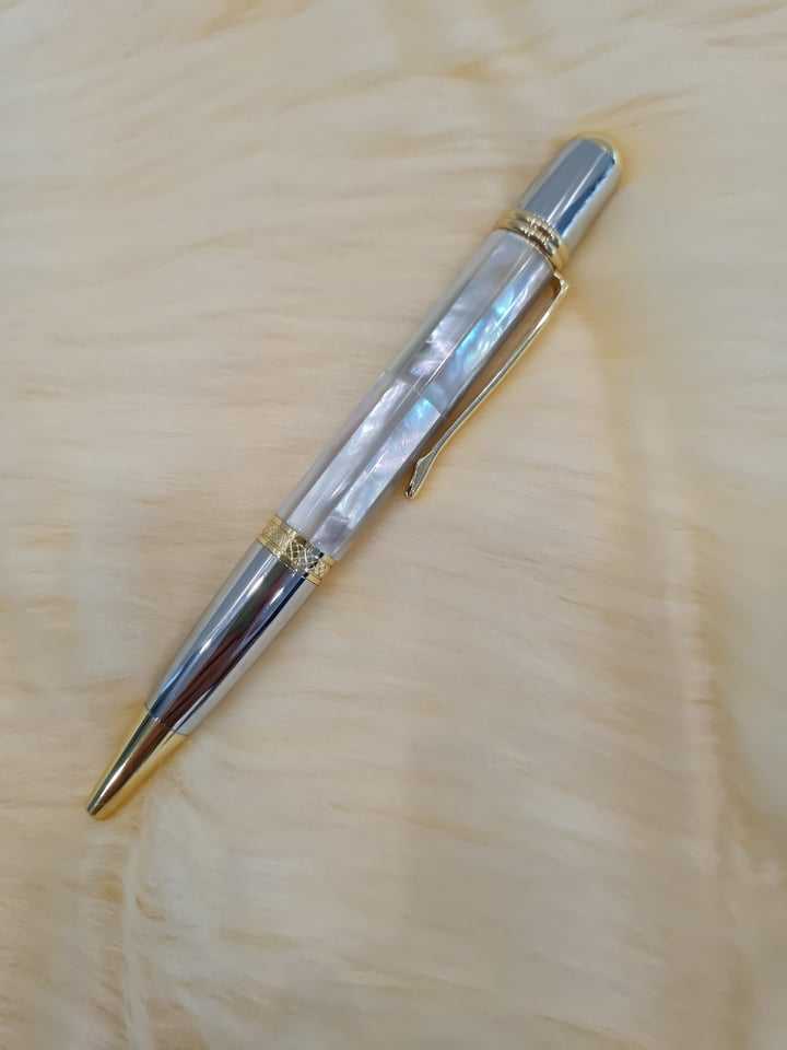 ริมฝีปากสีขาว