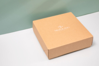 Emballage en carton écologique pour colis postaux, impression personnalisée du logo, boîte à courrier en kraft rose pour l'expédition et l'emballage