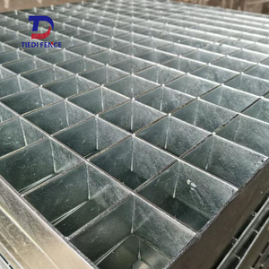 Panneaux de grilles soudées, grille en acier galvanisé à chaud de haute résistance avec mailles de <span class=keywords><strong>30x30</strong></span> pour plateformes industrielles - Product Image 1