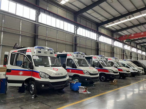 Nouvelle ambulance diesel I-VECO à transmission manuelle avec équipement médical, norme d'émission EURO 5 - Product Image 3