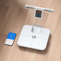 Desain Cantik Anti-Selip Stabil Delapan Elektroda Kaca Ito ABS Layar LED Berwarna Digital Smart Body Fat 4-Point Perangkat Lunak Seluler