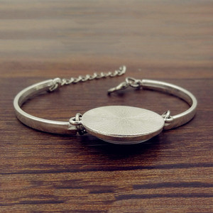 Fabricante LGBTQ Gay Pride Rainbow Flag Design Charm Cabochon de cristal LGBT <span class=keywords><strong>Love</strong></span> Is <span class=keywords><strong>Love</strong></span> Wins More <span class=keywords><strong>Love</strong></span> Less <span class=keywords><strong>Hate</strong></span> Bangle Bracelet - Product Image 6