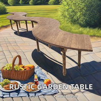 Table d'extérieur en bois incurvée de jardin rustique moderne avec sièges pour meubles d'hôtel pour les pique-niques en plein air et les mariages d'événements