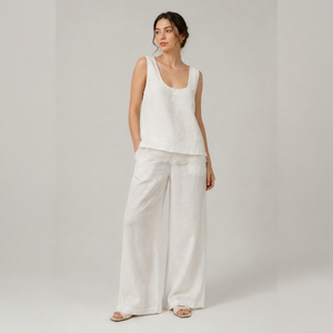 Ensemble deux pièces exclusif d'été : Haut court ample en coton blanc à col rond et pantalon décontracté à jambes larges - Product Image 1