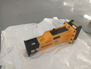Nuevo Martillo Hidráulico SOOSAN SB20 Tipo Caja para Miniexcavadoras Bobcat y Cargadoras Compactas de 1.2-3 Toneladas para Trabajos de Demolición - Product Image 5