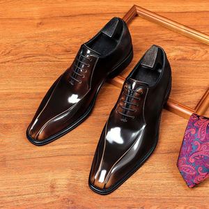 Chaussures Oxford en cuir vert italien haut de gamme, fabriquées à la main avec un design gravé au laser, élégantes et formelles - Product Image 5