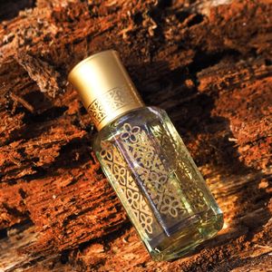Aceite de Agarwood al por Mayor a Precio de Fábrica, Aceite de Oud Vietnamita 100% Puro y Natural, Relájate, 300 ml, Juego de 2 - Product Image 3
