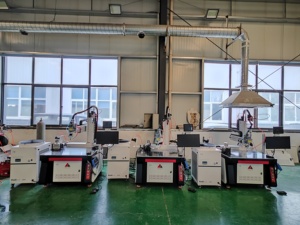 Platform Automatic 5 Axis Fiber Laser Welding Machine for Aluminum Window Door Frame Kitchenware <b>Battery</b> 1500w 2000w - Product Image 2