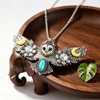 Collar de Turquesa con Diseño de Búho, Flor y Luna |   Joyería May Flower Moon Wisdom |   Collar Unisex Plateado con Diseño de Búho Estampado Estilo Western