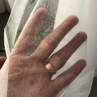 Tissu non tissé en polypropylène (PP) de 9 grammes, imperméable et thermocollant avec mémoire de forme pour la couture, la découpe de vêtements et l'utilisation dans les compartiments de lit.