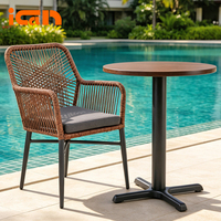 Meubles d'extérieur de luxe, chaises modernes en rotin avec coussin, chaises de restaurant, chaises de bistrot tissées, chaises d'hôtel