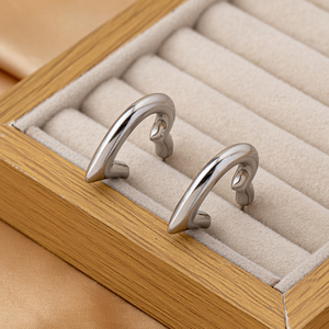 <span class=keywords><strong>2025</strong></span> Tùy Chỉnh Cổ Điển Stud Bông Tai Với Rhodium Mạ Thép Không Gỉ Trái Tim Bài Đồ Trang Sức Thời Trang Cho Phụ Nữ Người Đàn Ông Cho Món Quà - Product Image 5