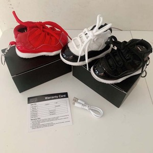 Küçük Sneaker anahtarlık şarj Sneaker taşınabilir güç banka ayakkabı şarj - Product Image 5