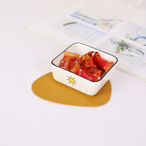 Posavasos ovalados de cuero de color sólido, antideslizantes, con aislamiento térmico, para tazas, vajilla, en negro, amarillo, azul, rosa y grisáceo. - Product Image 1