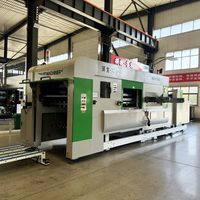 Machine de découpe et de rainurage de boîtes en carton ondulé avec alimentation automatique à bord plat et machine à décapage