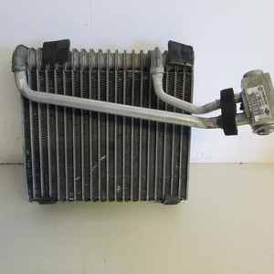 Radiatore per Sistema di Raffreddamento ad Alte Prestazioni OEM 7L0820102D per VW Touareg Mk1 (18830 20G-4-B-8) in Rame e Alluminio - Product Image 1