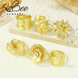 Anillos de Moda 2026, Anillos Cerrados de Cobre Chapado en Oro de 14k con Flores, Joyería de Diseño Único con Forma Geométrica para Chicas - Product Image 1