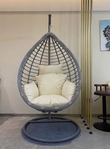 Chaise suspendue <span class=keywords><strong>en</strong></span> <span class=keywords><strong>osier</strong></span> PE <span class=keywords><strong>en</strong></span> acier tissé <span class=keywords><strong>en</strong></span> forme de larme extérieure de haute qualité - Product Image 2