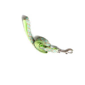 Grandes de la moda de impresión suave relleno mango-caminar largo perro de la correa - Product Image 1