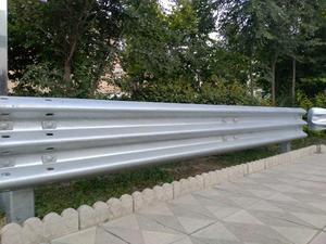 Rel pelindung Jalan Keselamatan dengan rel pembatas jalan raya <span class=keywords><strong>Roller</strong></span> ganda tiga gelombang pagar pembatas lalu lintas untuk pagar pembatas jalan raya - Product Image 5