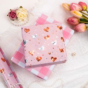 กระดาษห่อของขวัญเคลือบอะลูมิเนียมลายหัวใจสีสันสดใส เหมาะสำหรับคริสต์มาส วันวาเลนไทน์ งานแต่งงาน และวันเกิด - Product Image 2