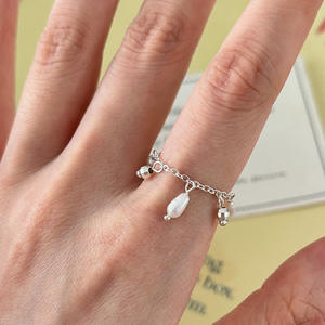 Bague d'index personnalisée en argent pur S925 pour femme avec perle naturelle et chaîne réglable à tirer - Product Image 2