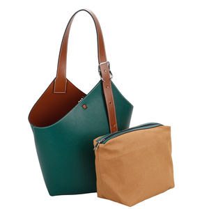 Sac seau élégant en cuir bicolore bleu sarcelle et beige avec bandoulière réglable - Product Image 6