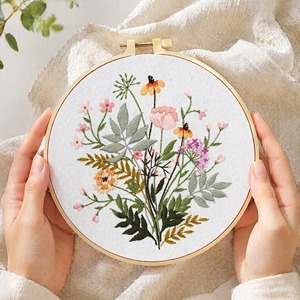 Kit <span class=keywords><strong>de</strong></span> Broderie <span class=keywords><strong>Point</strong></span> <span class=keywords><strong>de</strong></span> <span class=keywords><strong>Croix</strong></span> Pré-imprimé DIY – Ensemble <span class=keywords><strong>de</strong></span> Démarrage pour Broderie avec Motifs Floraux et Végétaux - Product Image 1