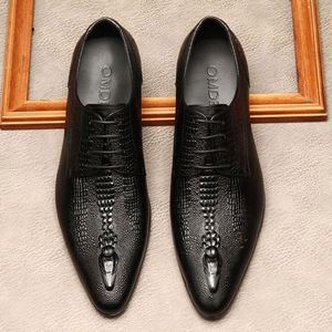 High-Quality Men's Engraved Oxford Shoes Genuine Leather Pointed <b>Toe</b> Design Ideal for Business Formal Wear - Product Image 3