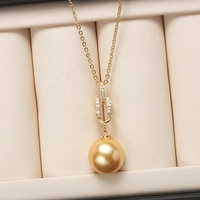 Ensemble de bijoux de mode exquis en gros, plaqué or 18 carats, laiton, zircon, collier pendentif perle ronde, boucles d'oreilles et bagues pour femmes