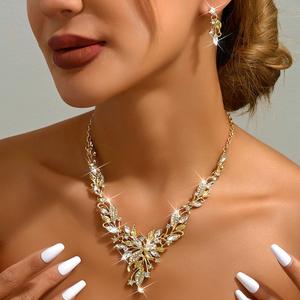Parure de bijoux exquise et romantique en forme de goutte d'eau, avec strass en cristal, collier ras du cou et boucles d'oreilles en alliage de zinc haut de gamme, vente en gros - Product Image 2