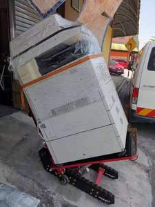 Профессиональная электрическая тележка для подъема по лестнице: ультратихая, складная конструкция с функцией перевозки грузов на гусеничном ходу - Product Image 3