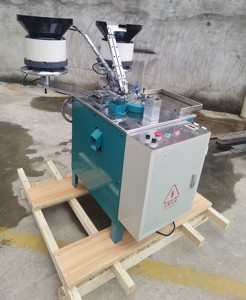 Machine à <span class=keywords><strong>fermeture</strong></span> éclair polyvalente KYY compatible avec plusieurs types et tailles de curseurs - Product Image 5