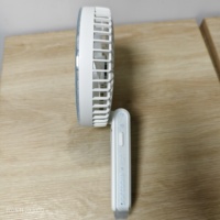 Ventilador de Mano Plegable de Diseño Compacto y Portátil con Pantalla LED, Ventilador de Pared Recargable de 4000 mAh con 4 Velocidades para el Verano