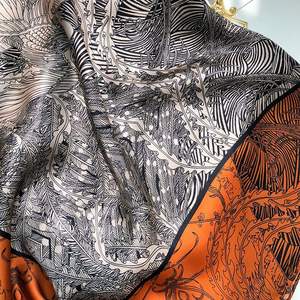 Écharpe en soie à motif de points carrés pour femmes AIMA - Toutes saisons Options de couleur et de taille personnalisées du logo - Product Image 2