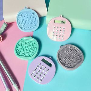 Calculatrice scientifique de poche en plastique rose mini pour enfants - Product Image 3