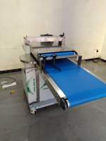 Diviseur de pains de type vertical, machine automatique pour la fabrication de hamburgers