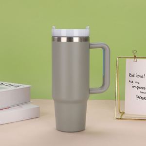 Mug de voyage isotherme 30oz H2.0 avec poignée, couvercle en acier inoxydable, paille et base antidérapante, couleur personnalisable ODM - Product Image 6