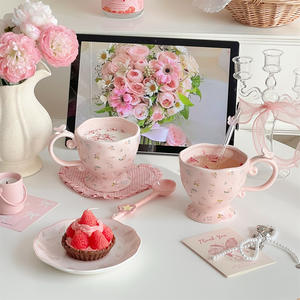 Tazza da caffè in ceramica floreale con fiore rosa con <span class=keywords><strong>cuore</strong></span> di ragazza carina con manico per regalo di amici - Product Image 1