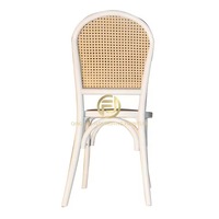 Chaise de salle à manger minimaliste de style japonais en chêne avec dossier en rotin ergonomique pour cuisine, appartement et café