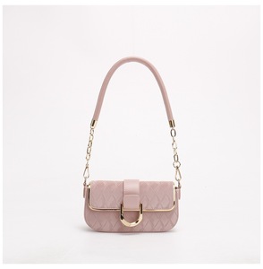 Borsa da donna con motivo a scacchi di lusso in 2024 - Product Image 3