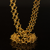 Ensemble de bijoux pour femme en acier inoxydable plaqué or PVD 18K : Bracelet à maille lanterne audacieuse, Boucles d'oreilles et Collier à maille cyclone avec pendentif boule