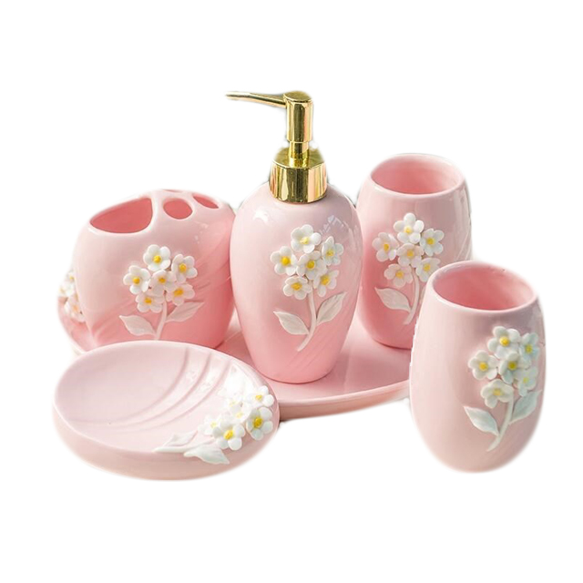 Набор модных европейских аксессуаров для ванной комнаты с керамическими чашками для зубной щетки и бутылкой для лосьона, тарелкой для мыла и подносом