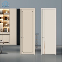 Porte intérieure moderne minimaliste en bois massif, insonorisée, avec design de ligne de porte plate en relief crème, pour hôtel, villa, maison