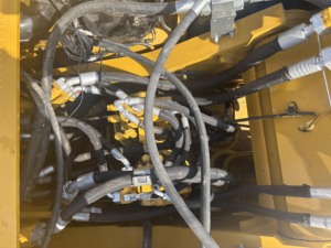 Bien cuidado para el precio de la excavadora 349D2L Sistema hidráulico fuerte Maquinaria de construcción usada confiable Engranaje del motor Modelo 2022 - Product Image 2